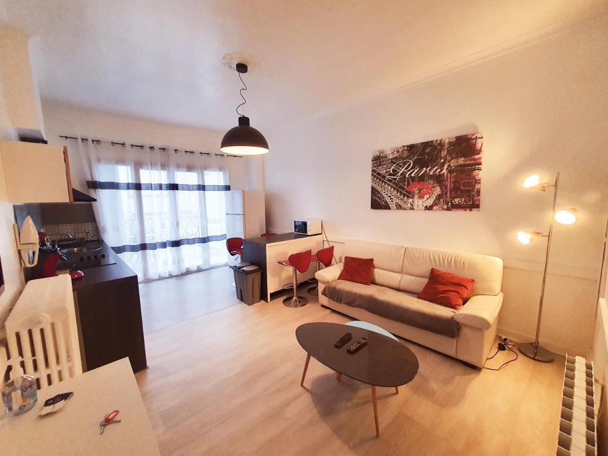 Grand T3 Avec Terrasse Centre Ville Bellac Kültér fotó